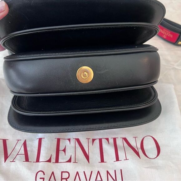Valentino Garavani Black Leather Saddle Bag - Picture 8 of 16